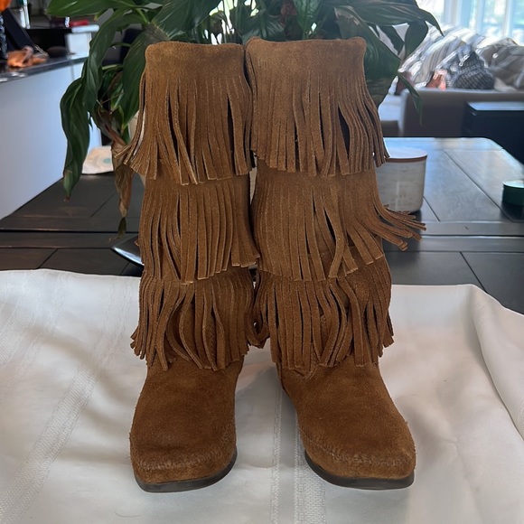 Minnetoka Moccasin 3 Layer Fringe Boots - Picture 2 of 9